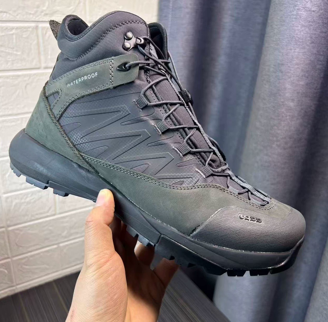 High Top Hiking Leather Shoes  - огляд і ціна Streetwear Brands 2026